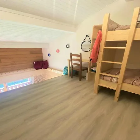 Apartment Renove Avec Mezzanine Et Balcon Au Coeur De Samoens, Ideal Pour Famille Nombreuse - Fr-1-624-69