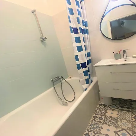 Renove Avec Mezzanine Et Balcon Au Coeur De Samoens, Ideal Pour Famille Nombreuse - Fr-1-624-69